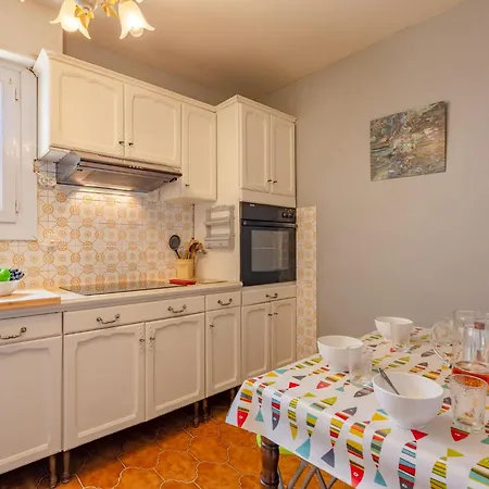 아파트 Les Mimosas-3 By Interhome